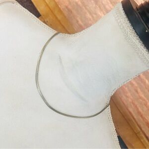 Vintage 70s-80s American Showcase flat herringbone gold plated chain necklace